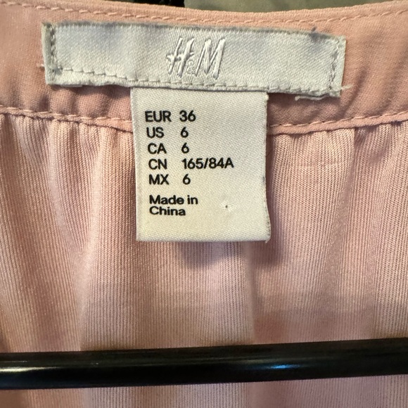 H&M half sleeve light pink dress - Picture 2 of 2